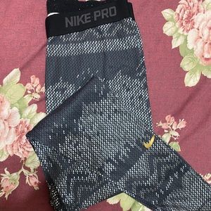 Nike leggings